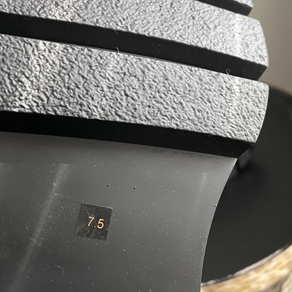 Steve Madden Barclay Boot in Black Leather - Picture 6 of 9